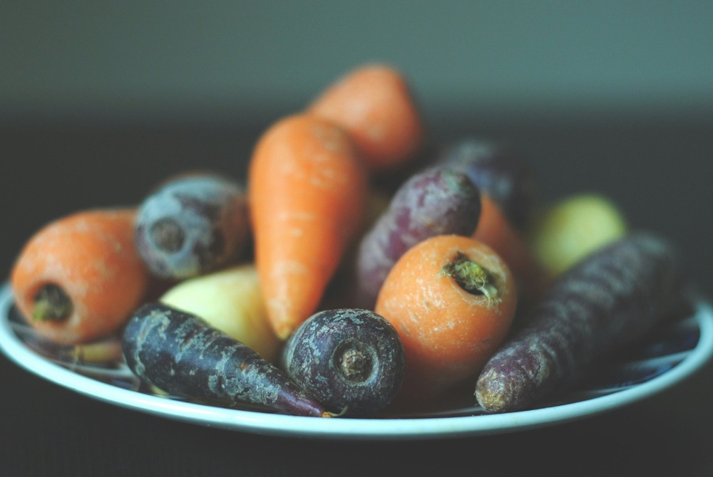 Mini-carottes et carottes couleurs proposées par Pouliquen, négociant France et export Europe.